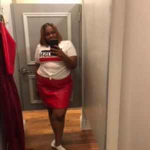 Meet your Posher, The queen isis